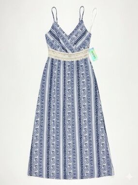 NWT Justify Blue and White Floral Maxi Dress with Crochet Detail - M